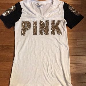 VS pink Tee size medium